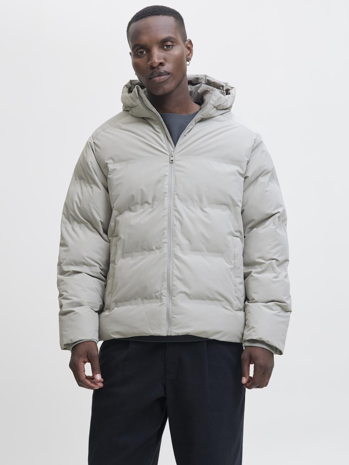 model_shot-front